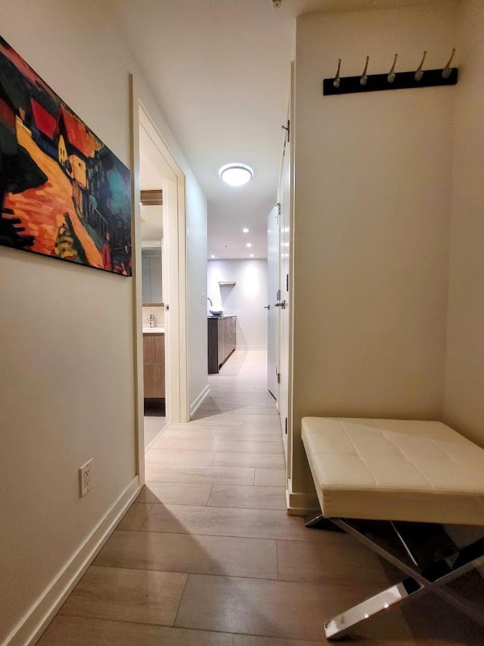 Your Perfect Escape - Modern Landmark Condo In Downtown Calgary - Free Parking- Premium Location Экстерьер фото