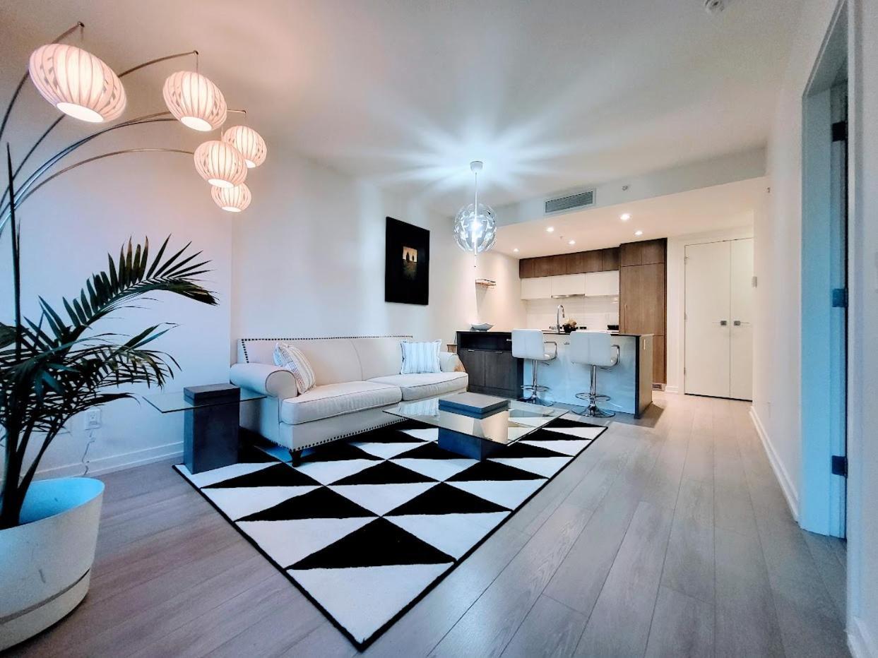 Your Perfect Escape - Modern Landmark Condo In Downtown Calgary - Free Parking- Premium Location Экстерьер фото